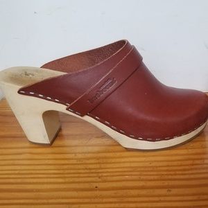 Swedish Hasbeens Clogs: 38